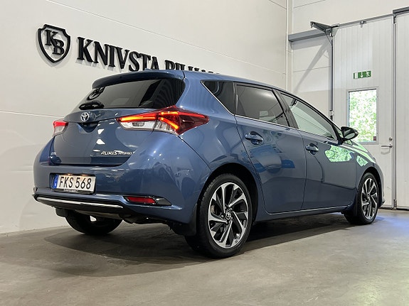 Toyota Auris 23 of 25