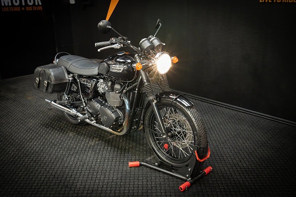 Triumph Bonneville T100 2 of 14
