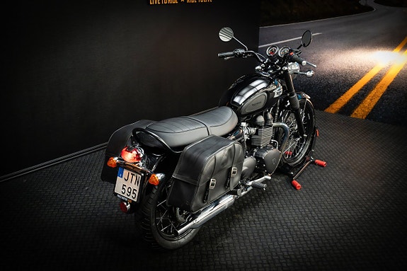 Triumph Bonneville T100 3 of 14