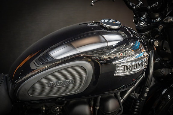 Triumph Bonneville T100 10 of 14