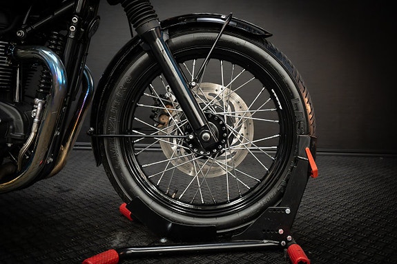 Triumph Bonneville T100 8 of 14