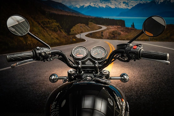 Triumph Bonneville T100 7 of 14