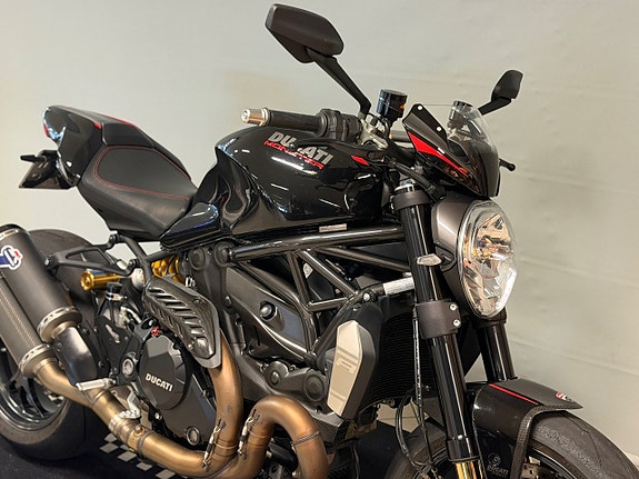 Ducati Monster 1200 R 5 of 5