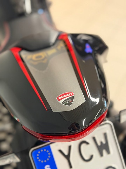Ducati Monster 1200 R 9 of 14