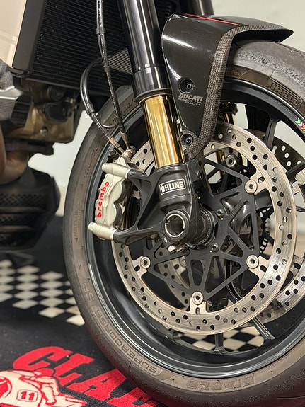 Ducati Monster 1200 R 6 of 14