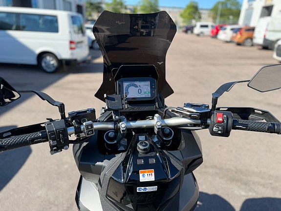 Honda X Adv 750 7 of 8