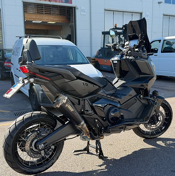 Honda X Adv 750 8 of 8