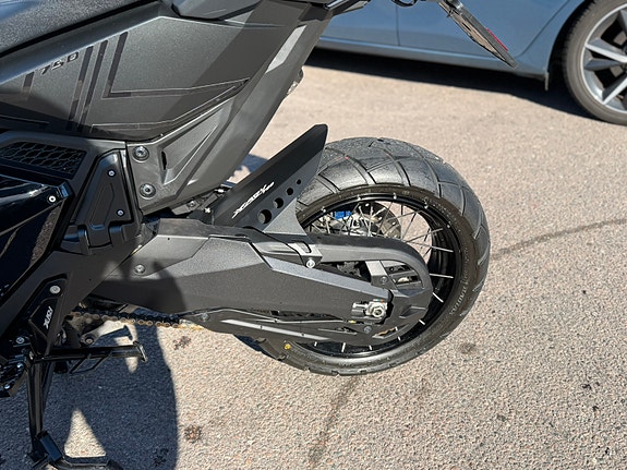 Honda X Adv 750 6 of 8