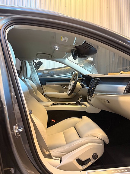 Volvo V90 10 of 13