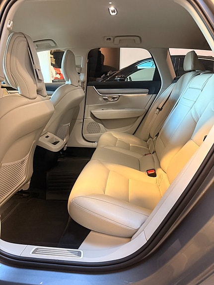 Volvo V90 12 of 13
