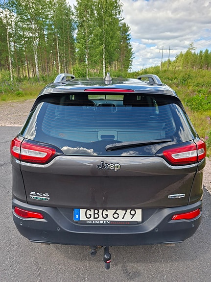 Jeep Cherokee 7 of 17