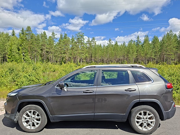 Jeep Cherokee 2 of 5