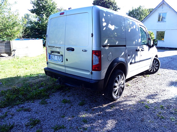 Ford Transit Connect 4 of 5