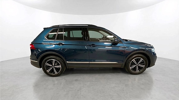 Volkswagen Tiguan 3 of 26