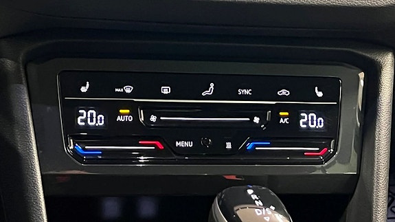 Volkswagen Tiguan 17 of 26