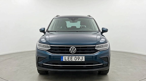 Volkswagen Tiguan 2 of 26