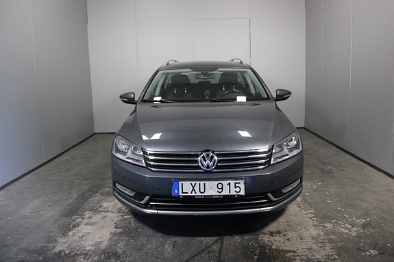 Volkswagen Passat 5 of 18