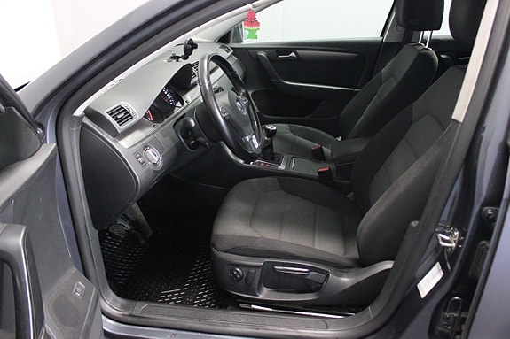 Volkswagen Passat 8 of 18