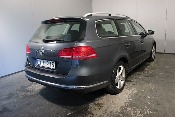 Volkswagen Passat 4 of 18