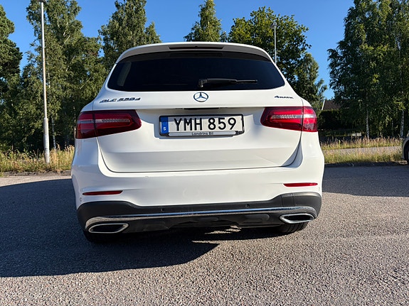 Mercedes-Benz GLC220 d 2 of 5