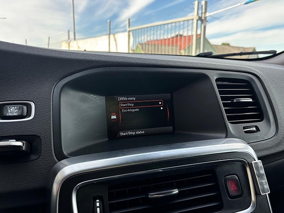 Volvo V60 22 of 26