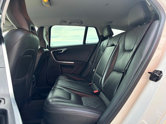 Volvo V60 19 of 26