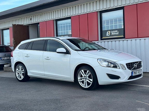Volvo V60 5 of 26