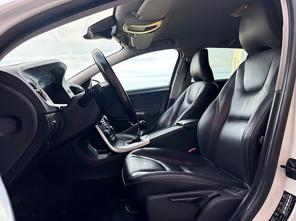 Volvo V60 17 of 26