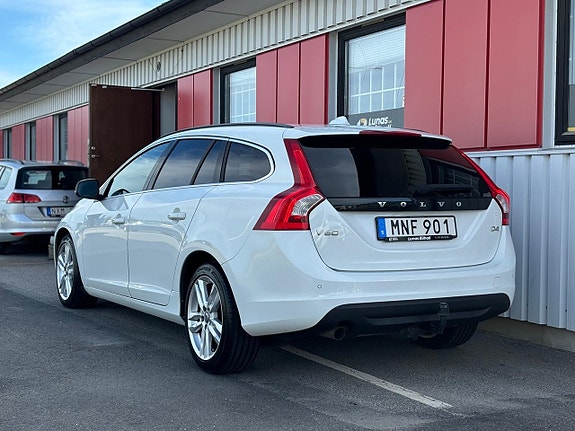 Volvo V60 4 of 26
