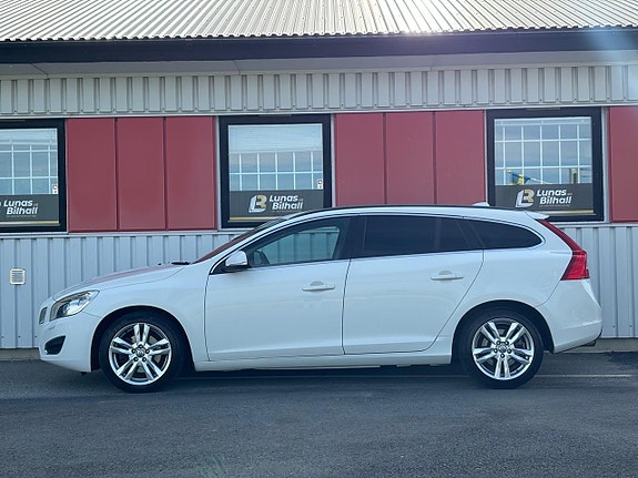 Volvo V60 3 of 26