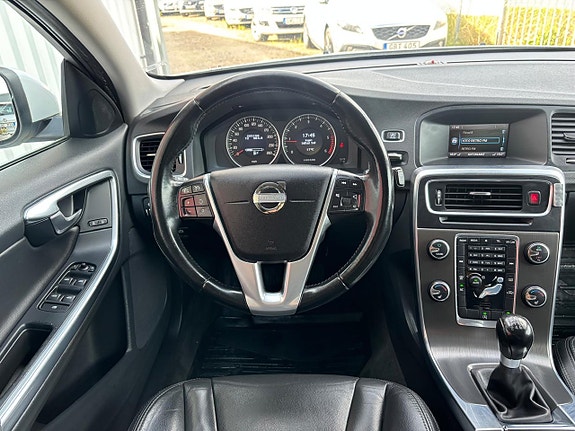Volvo V60 10 of 26