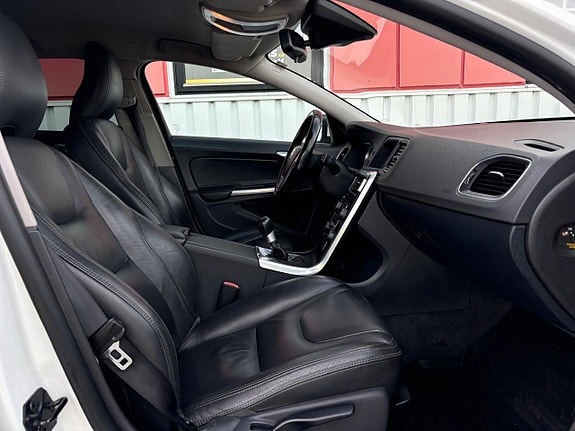 Volvo V60 18 of 26