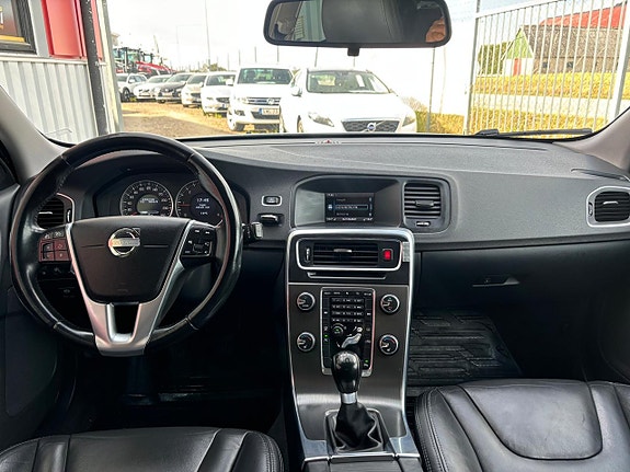 Volvo V60 9 of 26