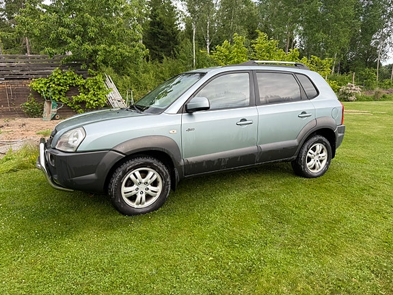Hyundai Tucson 2 of 5