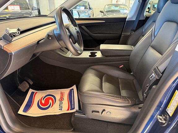 Tesla Model Y 6 of 15