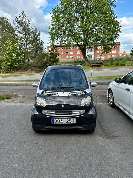 Smart Fortwo 2 of 5