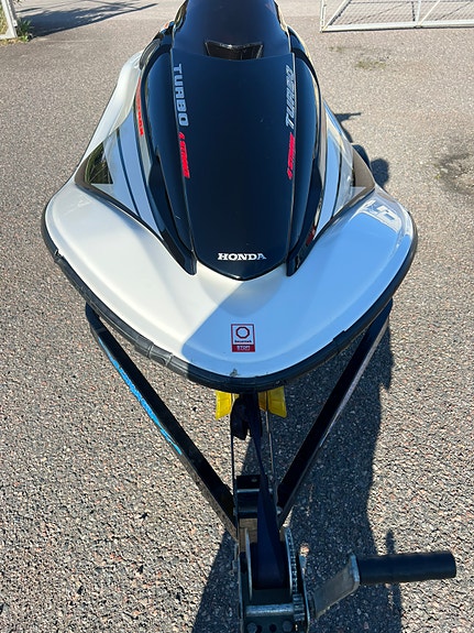 Honda Aquatrax R-12X 4 of 5