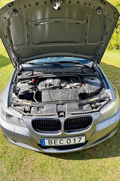 BMW 318i 12 of 14