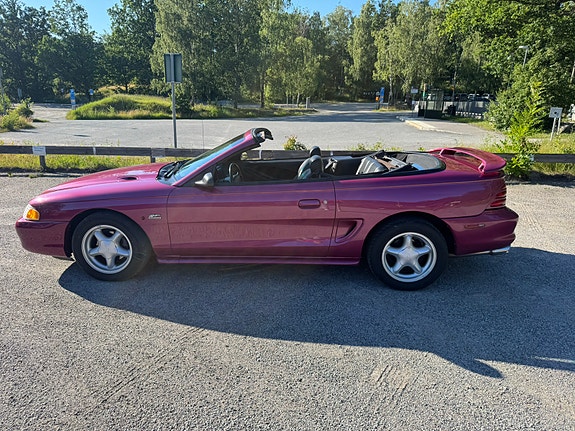 Ford Mustang 6 of 17