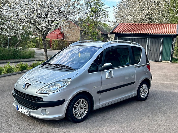 Peugeot 1007 2 of 5