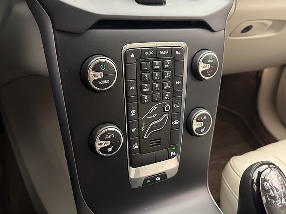 Volvo V40 17 of 25