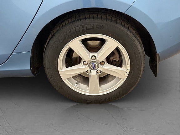 Volvo V40 23 of 25
