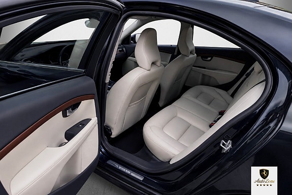 Volvo S80 9 of 15