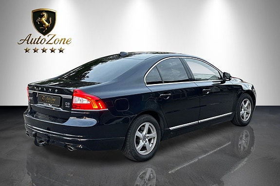 Volvo S80 3 of 5