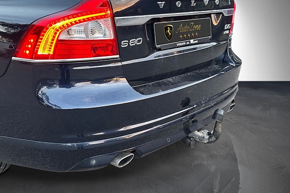 Volvo S80 4 of 5
