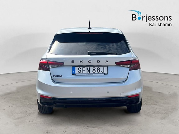 Skoda Fabia 4 of 5