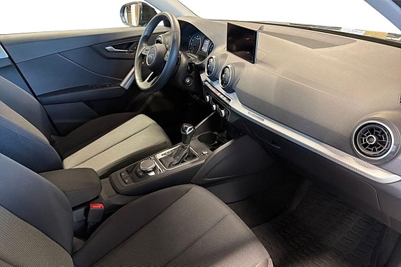 Audi Q2 7 of 23