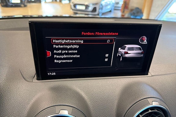 Audi Q2 17 of 23