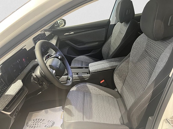 Skoda Superb 7 of 13