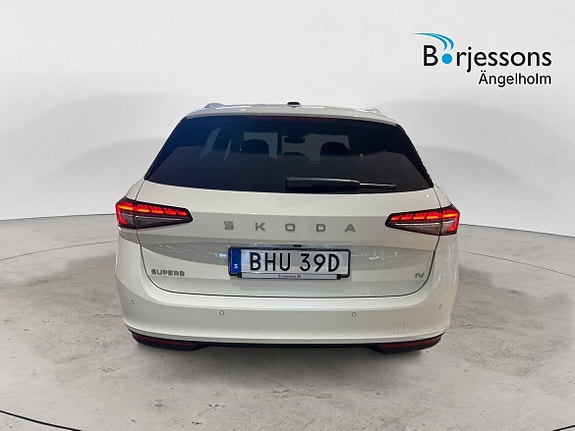 Skoda Superb 4 of 13